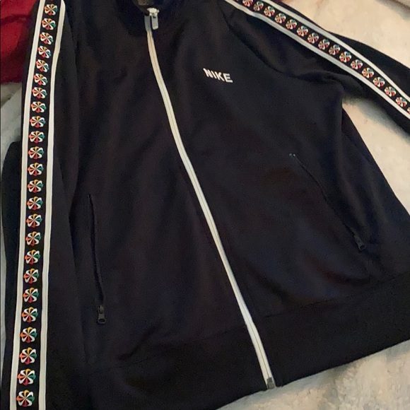 nike jacket - Picture 4 of 4